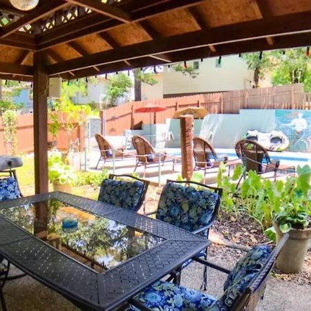 Jacuzzi Suite 206 At Tradewinds Eureka Springs Exterior foto